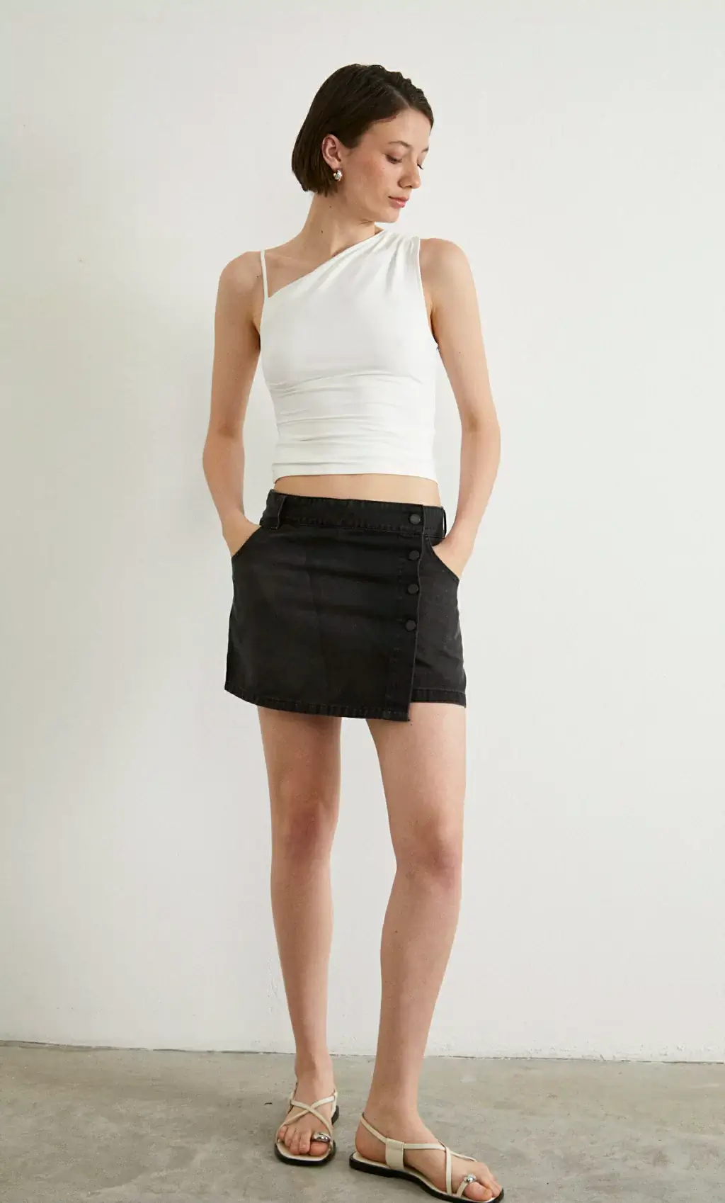 Short Pollera color negro